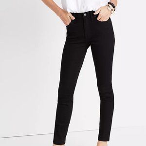 Tall 9" Mid-Rise Skinny Jeans in ISKO Stay Black 27P
